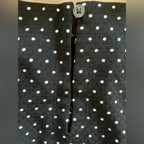 LN LOFT TOP. BLACK W/WHITE POLKA DOTS. IT FITS AS A M EVEN THOUGH IT SAYS S. - Picture 6 of 8